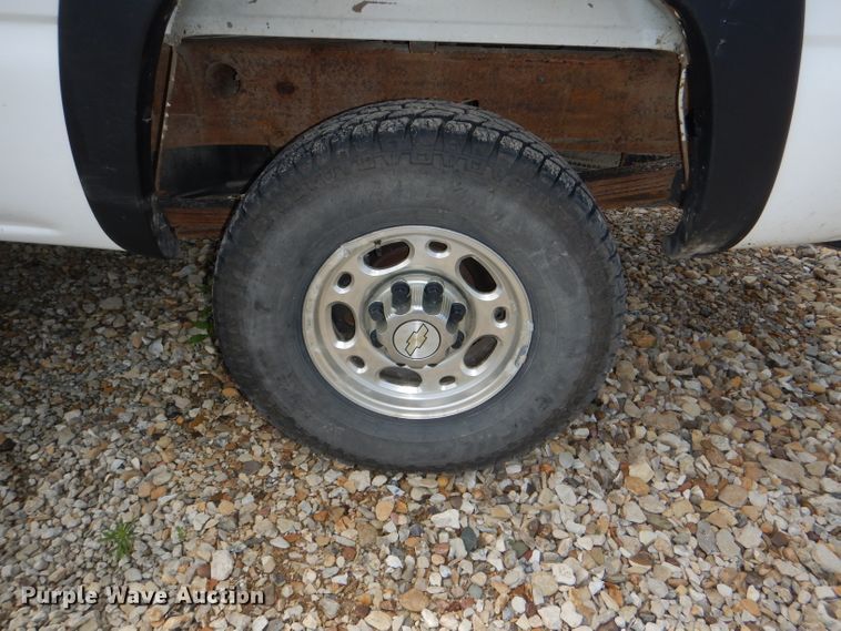 image for item DG1137 2006 Chevrolet Silverado 2500 Crew Cab pickup truck