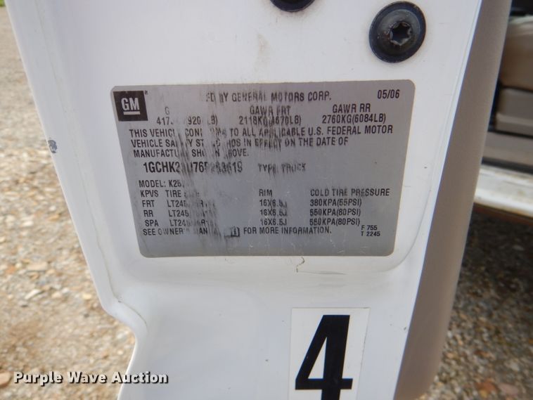 image for item DG1137 2006 Chevrolet Silverado 2500 Crew Cab pickup truck