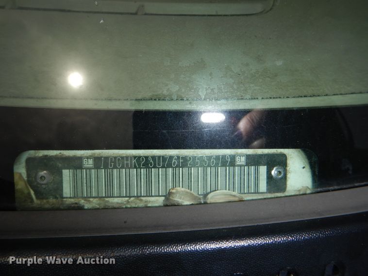 image for item DG1137 2006 Chevrolet Silverado 2500 Crew Cab pickup truck