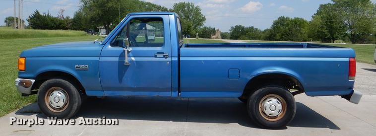 image for item DG1152 1989 Ford F150 pickup truck