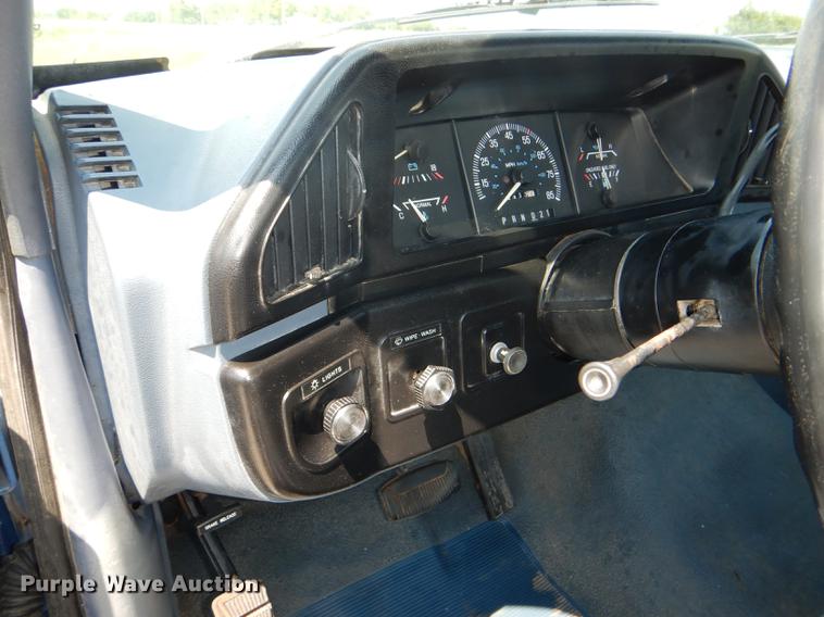 image for item DG1152 1989 Ford F150 pickup truck