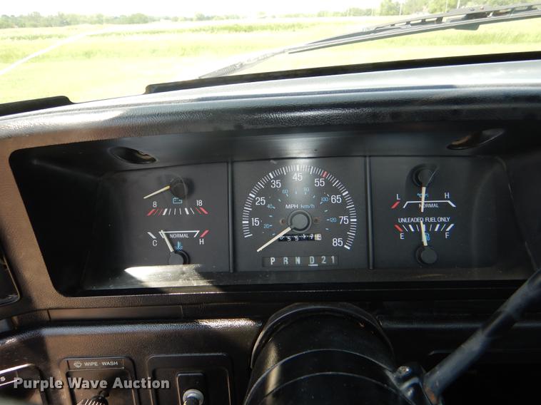 image for item DG1152 1989 Ford F150 pickup truck