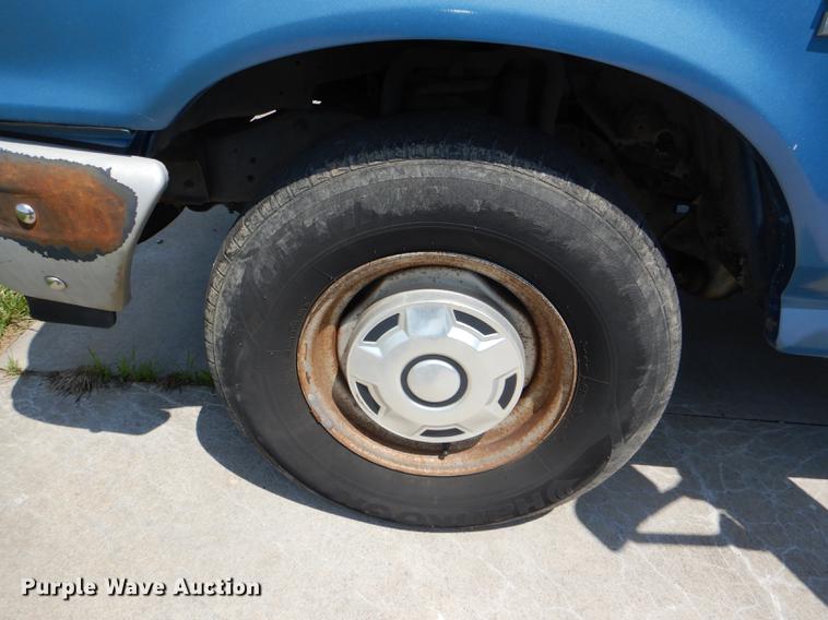 image for item DG1152 1989 Ford F150 pickup truck