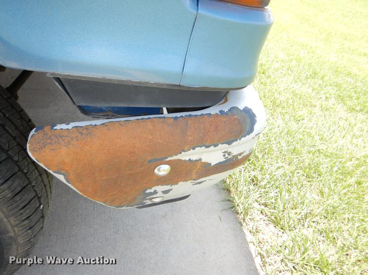 image for item DG1152 1989 Ford F150 pickup truck