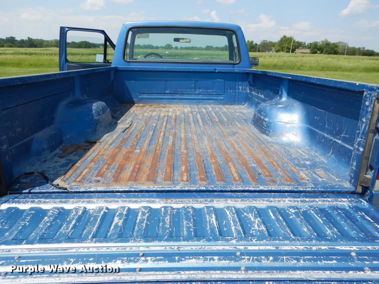 image for item DG1152 1989 Ford F150 pickup truck