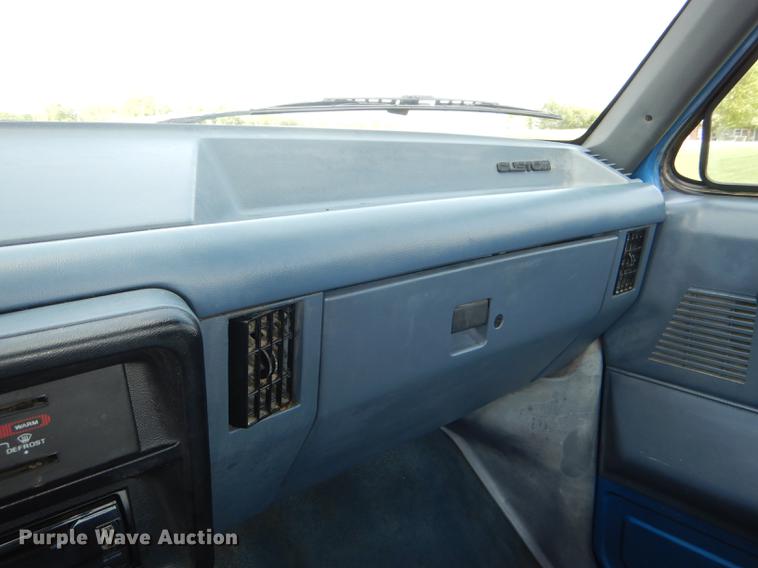 image for item DG1152 1989 Ford F150 pickup truck