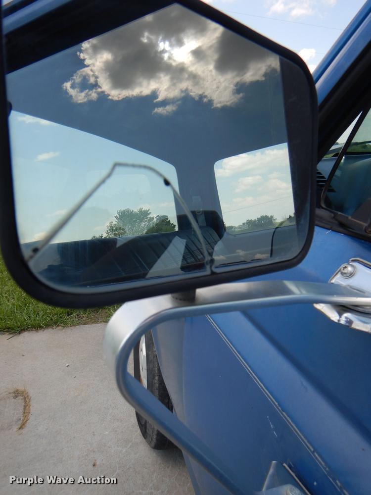 image for item DG1152 1989 Ford F150 pickup truck