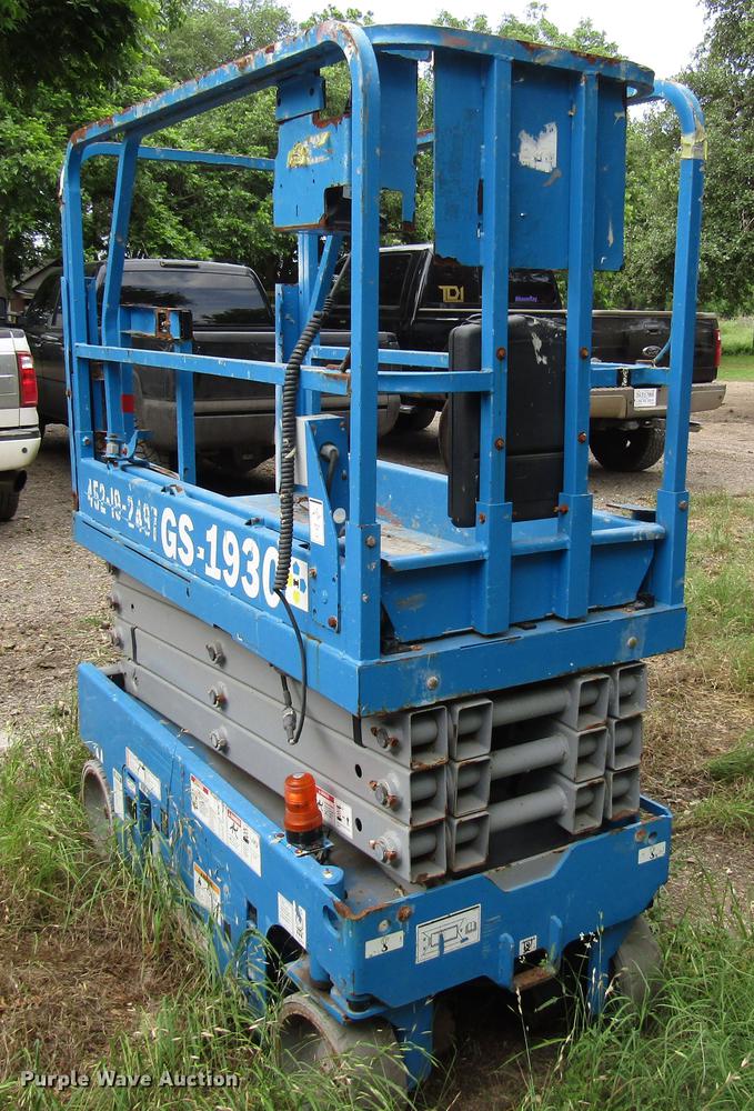 image for item DG1184 Genie GS-1930 scissor lift
