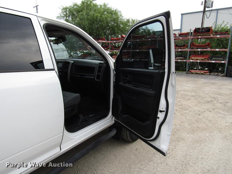 image for item DG1188 2014 Dodge Ram 5500 Crew Cab flatbed truck
