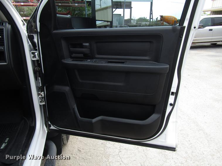 image for item DG1188 2014 Dodge Ram 5500 Crew Cab flatbed truck