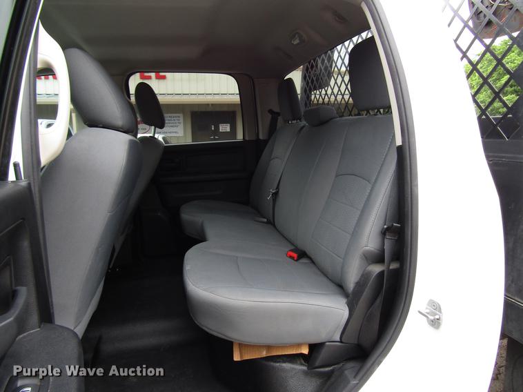 image for item DG1188 2014 Dodge Ram 5500 Crew Cab flatbed truck