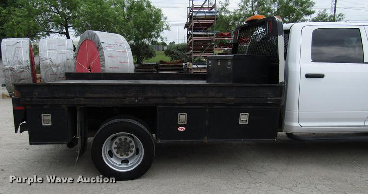 image for item DG1188 2014 Dodge Ram 5500 Crew Cab flatbed truck
