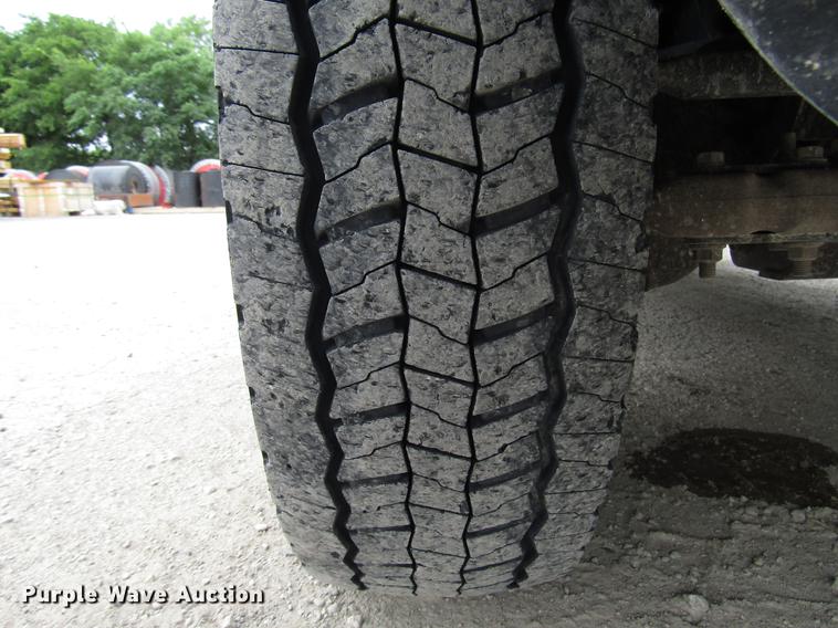 image for item DG1188 2014 Dodge Ram 5500 Crew Cab flatbed truck