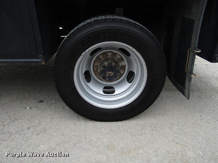 image for item DG1188 2014 Dodge Ram 5500 Crew Cab flatbed truck