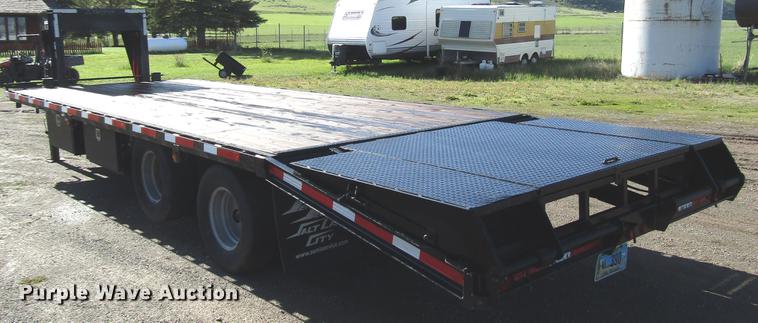 image for item DG1209 2004 Titan equipment trailer