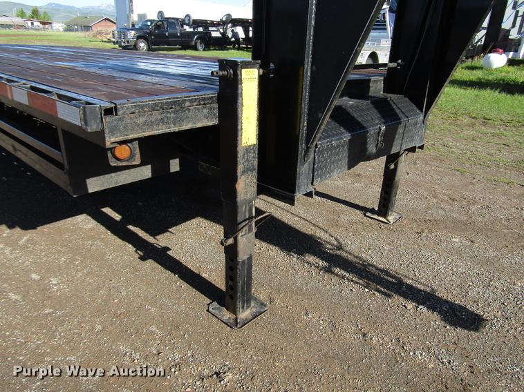 image for item DG1209 2004 Titan equipment trailer