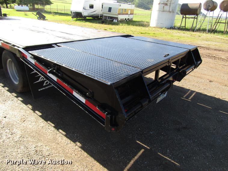 image for item DG1209 2004 Titan equipment trailer