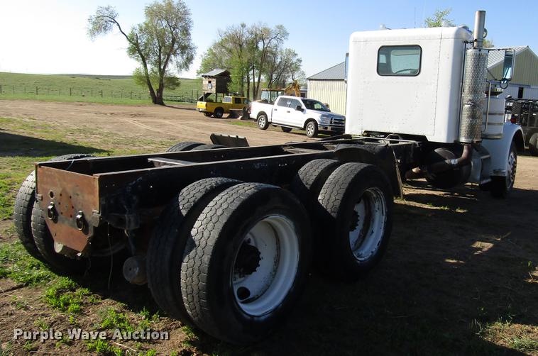 image for item DG1221 1972 Peterbilt 359A truck cab and chassis