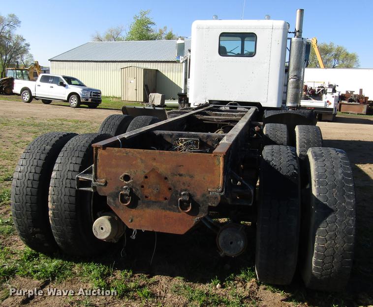 image for item DG1221 1972 Peterbilt 359A truck cab and chassis