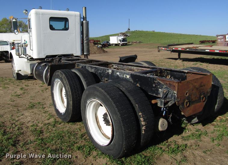 image for item DG1221 1972 Peterbilt 359A truck cab and chassis