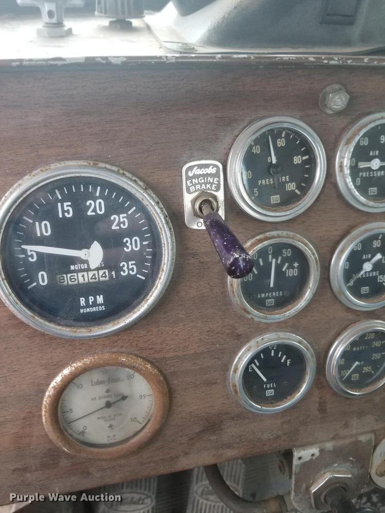 image for item DG1221 1972 Peterbilt 359A truck cab and chassis