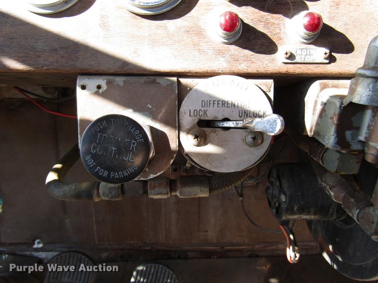 image for item DG1221 1972 Peterbilt 359A truck cab and chassis