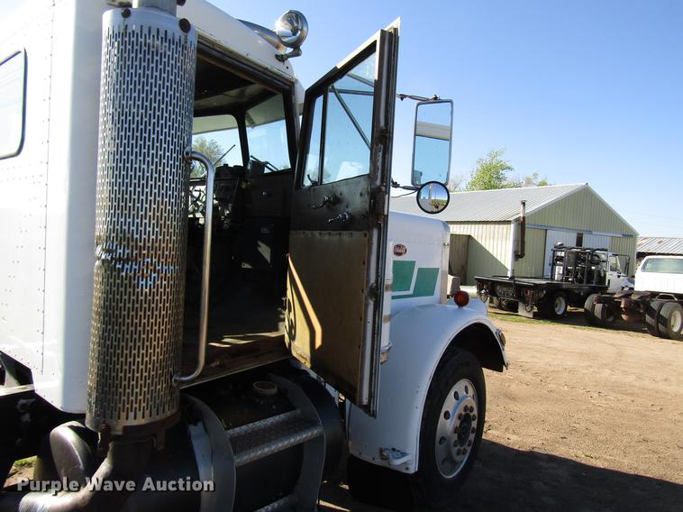 image for item DG1221 1972 Peterbilt 359A truck cab and chassis