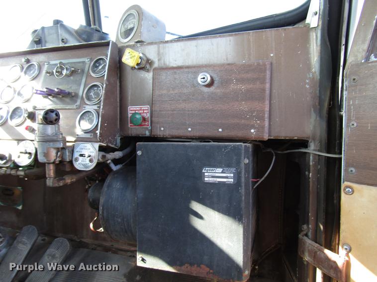 image for item DG1221 1972 Peterbilt 359A truck cab and chassis