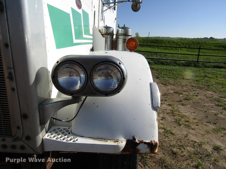 image for item DG1221 1972 Peterbilt 359A truck cab and chassis