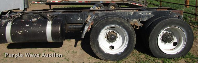 image for item DG1221 1972 Peterbilt 359A truck cab and chassis