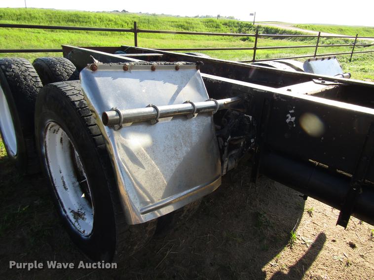 image for item DG1221 1972 Peterbilt 359A truck cab and chassis