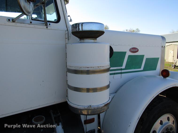 image for item DG1221 1972 Peterbilt 359A truck cab and chassis