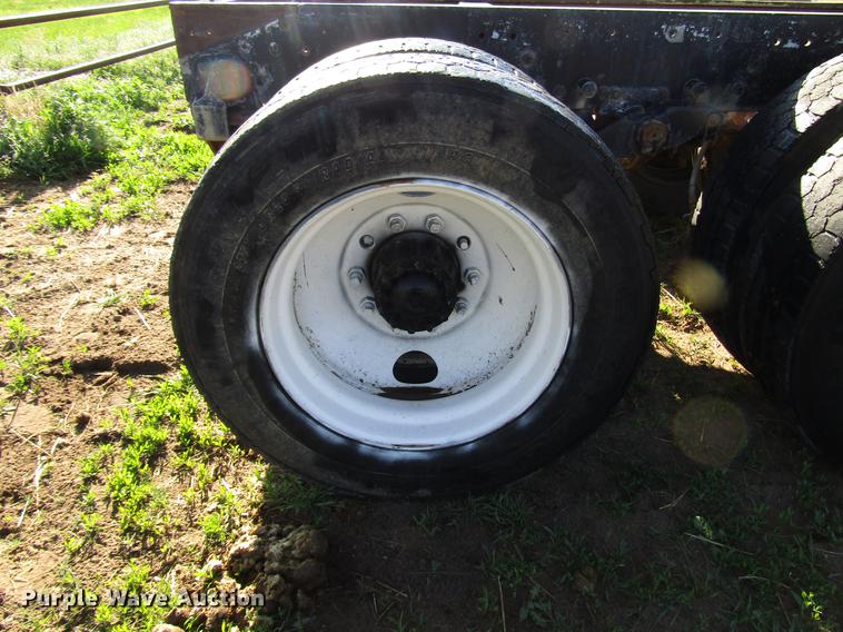 image for item DG1221 1972 Peterbilt 359A truck cab and chassis