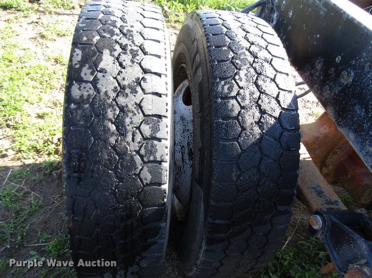 image for item DG1221 1972 Peterbilt 359A truck cab and chassis