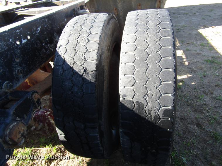 image for item DG1221 1972 Peterbilt 359A truck cab and chassis