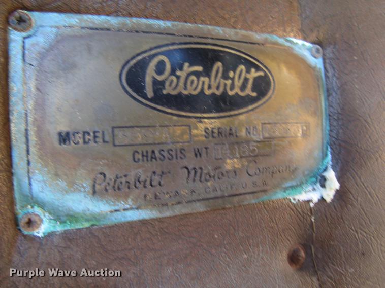 image for item DG1221 1972 Peterbilt 359A truck cab and chassis