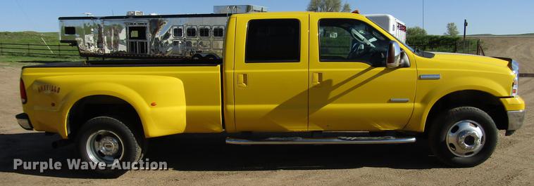 image for item DG1223 2006 Ford F350 Super Duty Crew Cab pickup truck