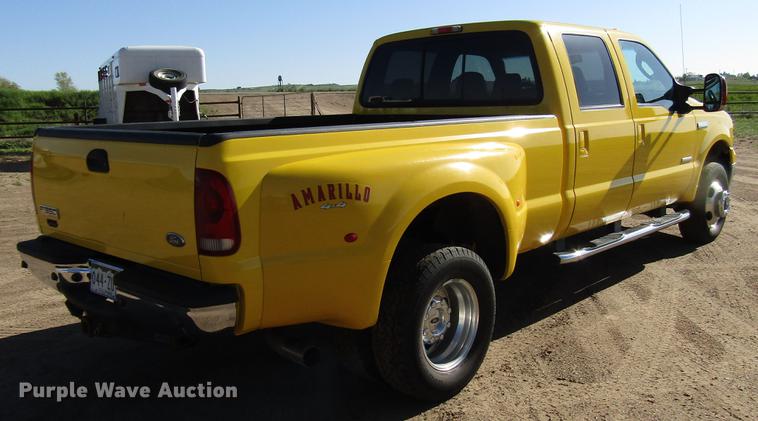 image for item DG1223 2006 Ford F350 Super Duty Crew Cab pickup truck