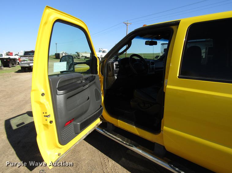 image for item DG1223 2006 Ford F350 Super Duty Crew Cab pickup truck