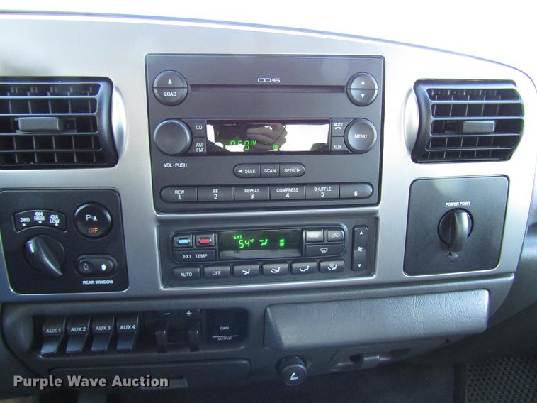 image for item DG1223 2006 Ford F350 Super Duty Crew Cab pickup truck