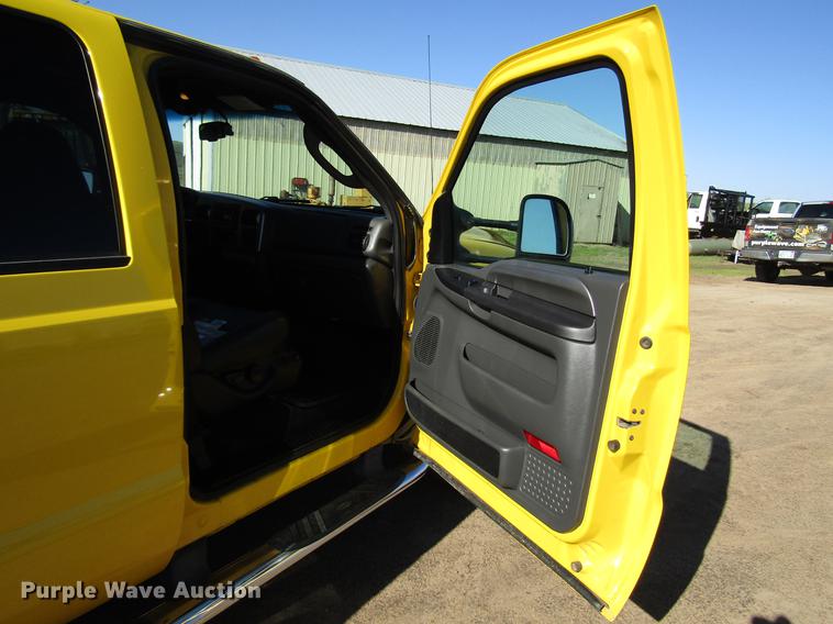 image for item DG1223 2006 Ford F350 Super Duty Crew Cab pickup truck