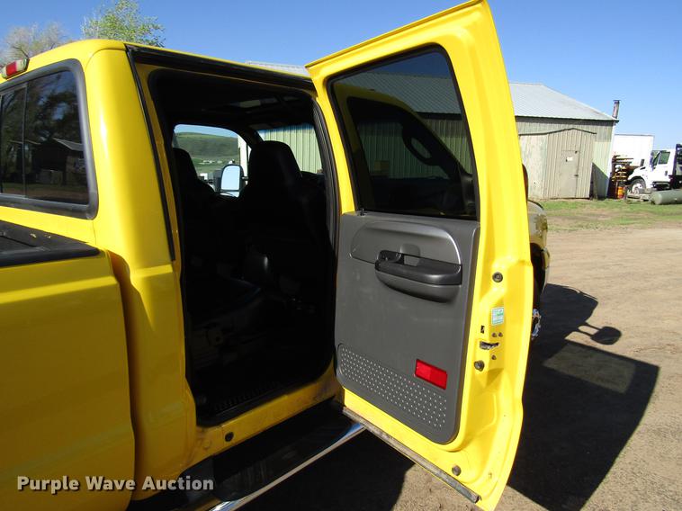 image for item DG1223 2006 Ford F350 Super Duty Crew Cab pickup truck