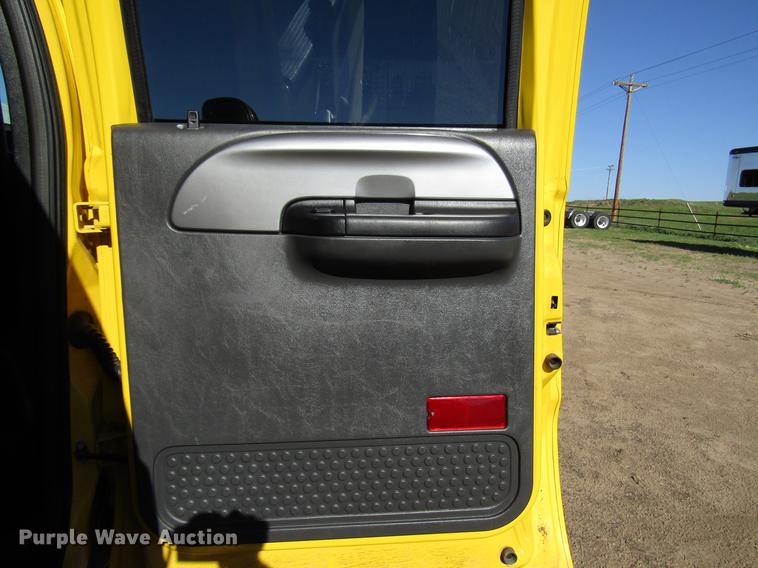 image for item DG1223 2006 Ford F350 Super Duty Crew Cab pickup truck