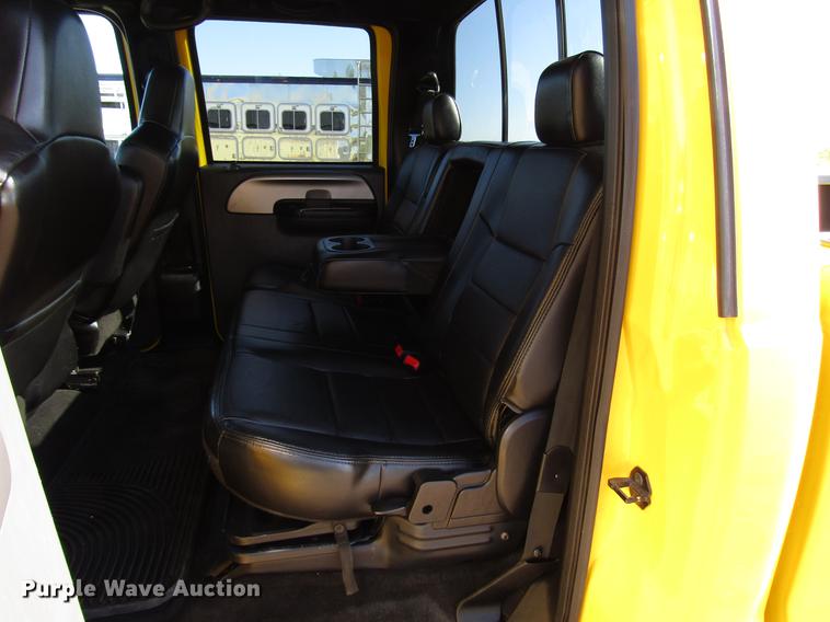 image for item DG1223 2006 Ford F350 Super Duty Crew Cab pickup truck
