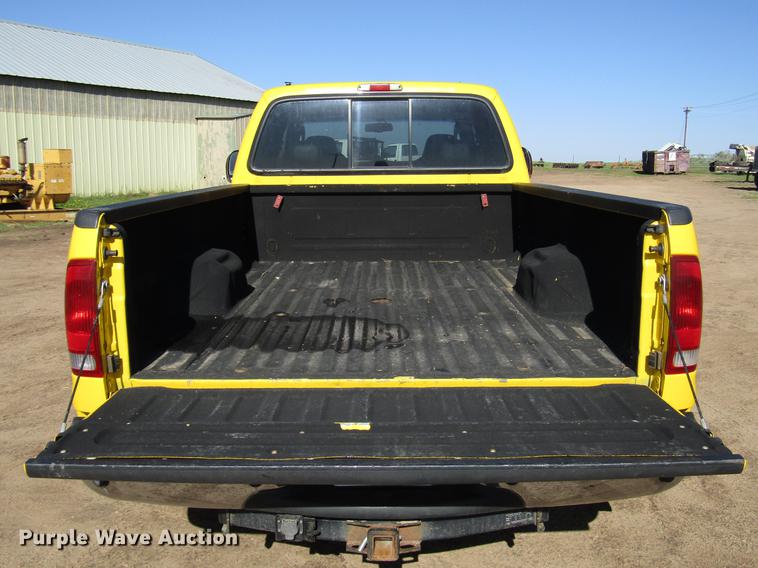 image for item DG1223 2006 Ford F350 Super Duty Crew Cab pickup truck