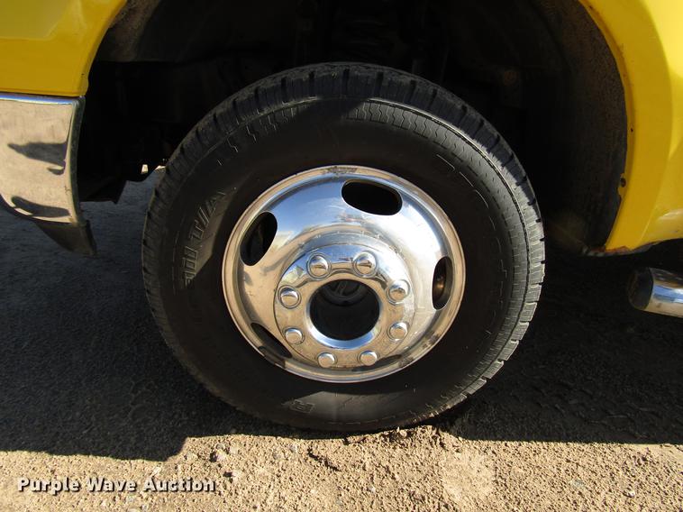 image for item DG1223 2006 Ford F350 Super Duty Crew Cab pickup truck