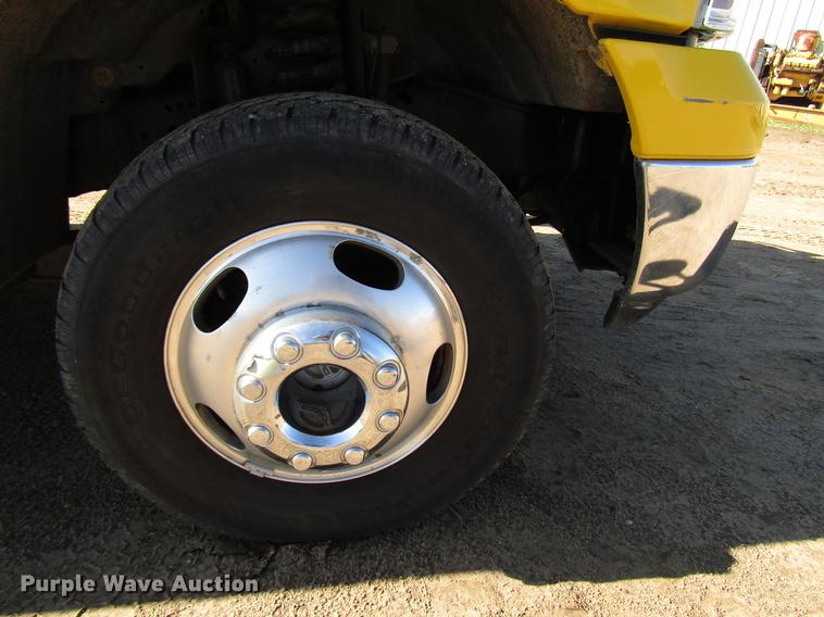 image for item DG1223 2006 Ford F350 Super Duty Crew Cab pickup truck