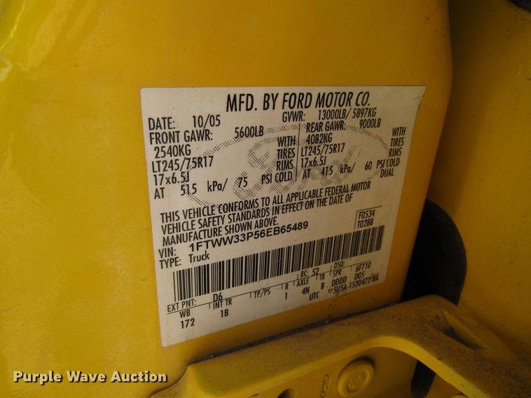 image for item DG1223 2006 Ford F350 Super Duty Crew Cab pickup truck