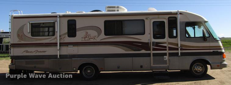 image for item DG1224 1994 Chevrolet Fleetwood P30 Pace Arrow RV