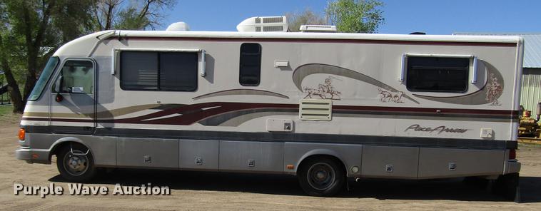 image for item DG1224 1994 Chevrolet Fleetwood P30 Pace Arrow RV